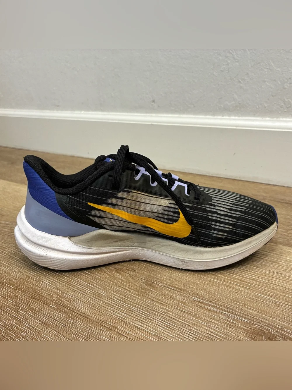 Nike Air Winflo 9 running shoes in the 'Black Lapis Yellow' Women’s US 8 EU 39